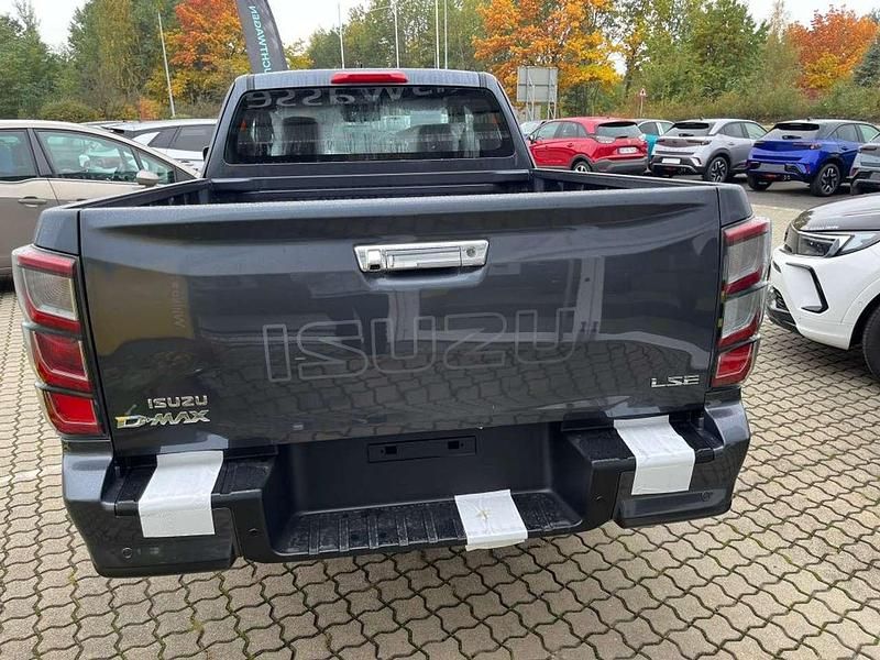 Neu Isuzu D-Max 163 PS (119 kW) 2025 Obsidian gray perleffekt Pickup
