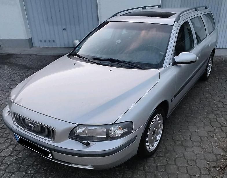 Silber Gebraucht 2000 Volvo V70 Kombi | 1.900 € (Fairer Preis) - Bild 1/4