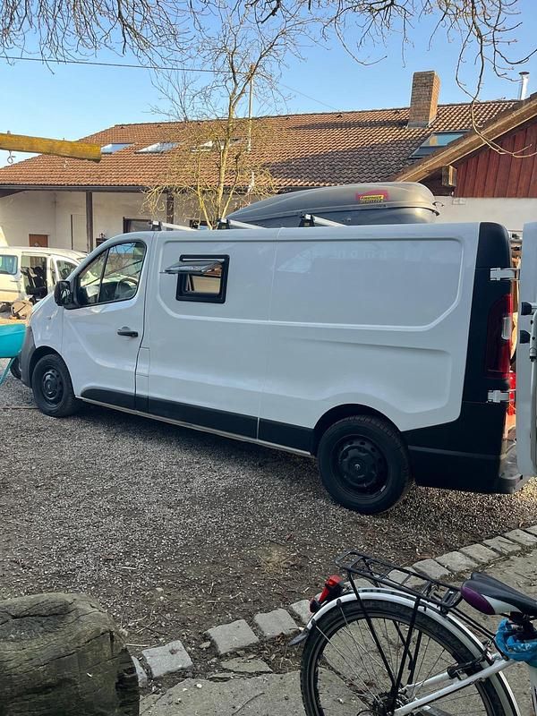 Gebraucht Opel Vivaro 120 PS (88 kW) 2016 Weiß Van / Kleinbus