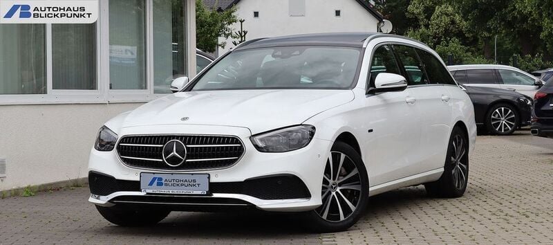 Weiß Gebraucht 2021 Mercedes E300 Limousine | 27.940 € (Superpreis) - Bild 1/4