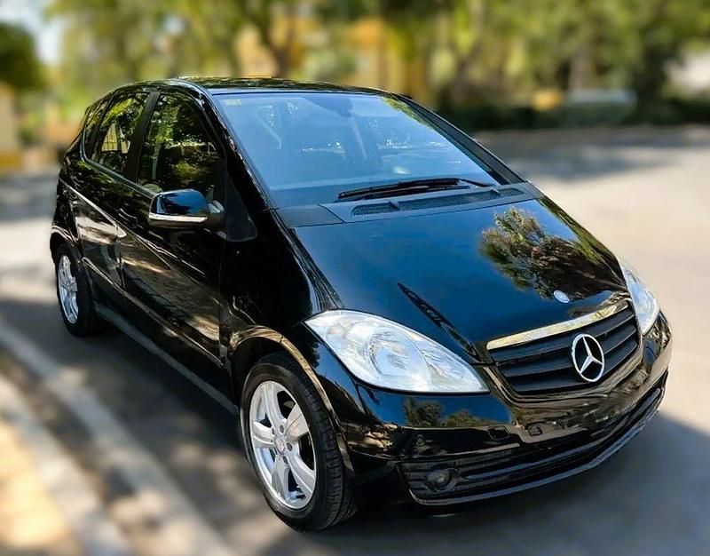Kosmosschwarz metalliclack Gebraucht 2007 Mercedes A170 Van / Kleinbus | 4.220 € (Fairer Preis) - Bild 1/4