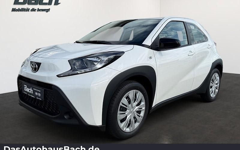 Weiß Neu 2025 Toyota Aygo Kleinwagen | 18.370 € - Bild 1/4