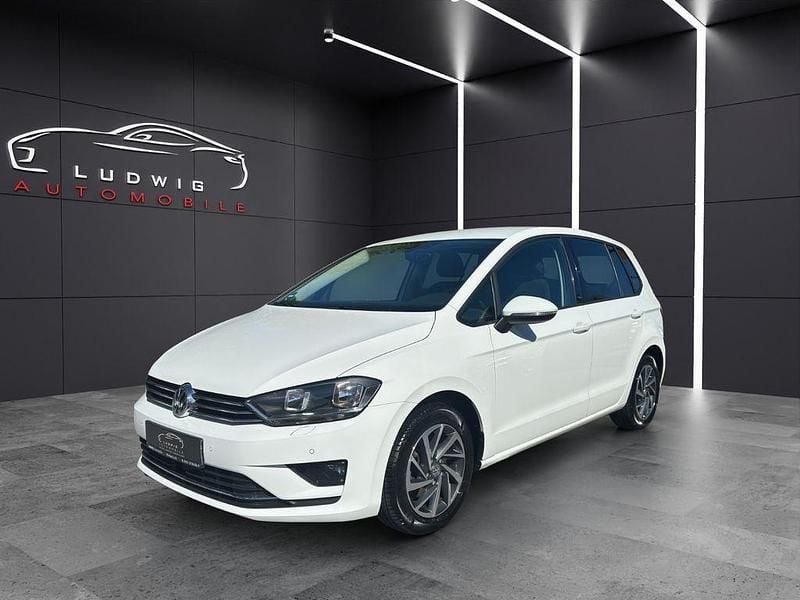 Weiß Gebraucht 2017 VW Golf Sportsvan Van / Kleinbus | 14.399 € (Guter Preis) - Bild 1/4