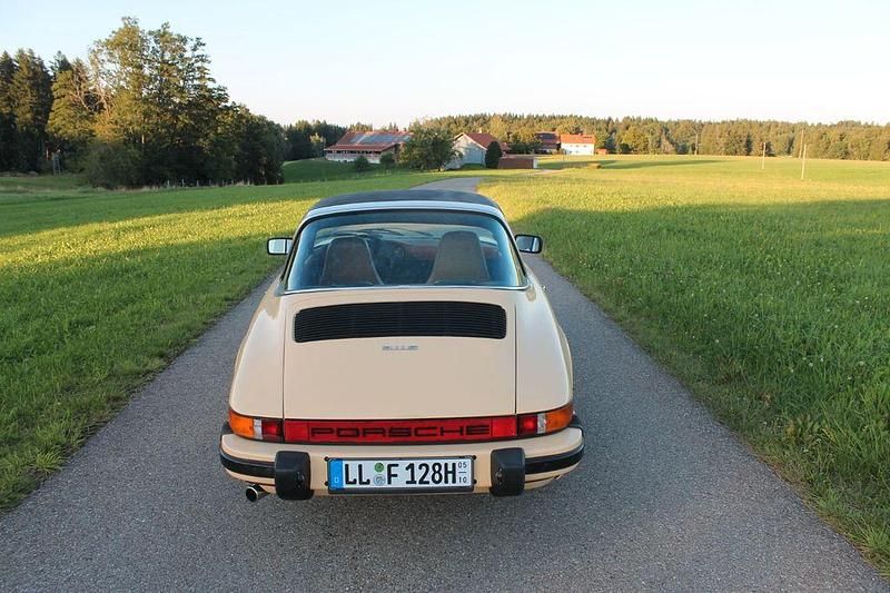 Gebraucht Porsche 911 179 PS (131 kW) 1975 Gelb Cabrio