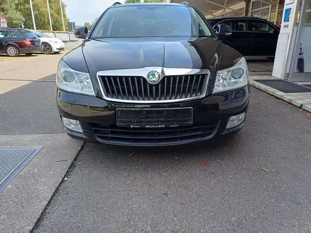 Gebraucht Skoda Octavia Family 140 PS (102 kW) 2012 Schwarz Kombi