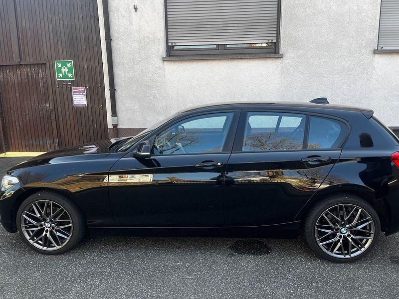Second-hand BMW 116 109 CP (80 kW) 2018 Negru Hatchback