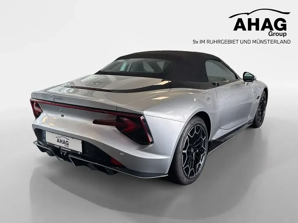 Nowe MG Cyberster 250 kW (340 KM) 2026 Srebrny Kabriolet