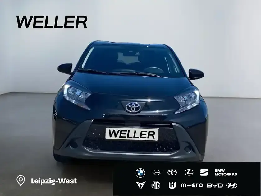 Gebraucht Toyota Aygo Play 72 PS (52 kW) 2023 Night time black (schwarz) Kleinwagen