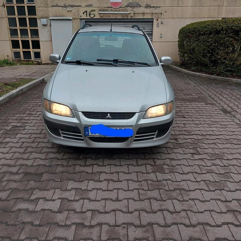 Gebraucht Mitsubishi Space Star 95 PS (69 kW) 2002 Van / Kleinbus