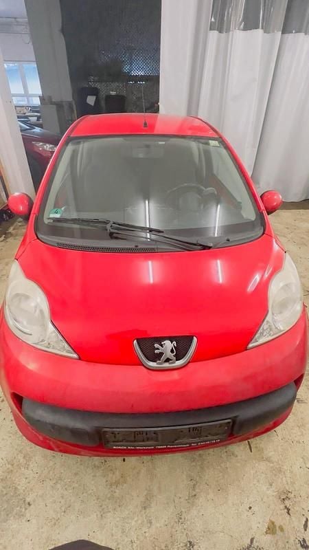 Gebraucht Peugeot 107 68 PS (50 kW) 2011 Rot Kleinwagen