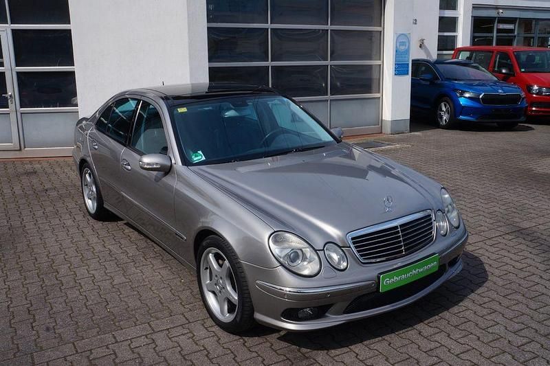 Gebraucht Mercedes E500 Avantgarde 306 PS (225 kW) 2004 Gold Limousine