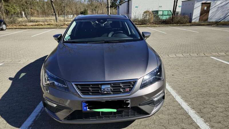 Grau Gebraucht 2017 Seat Leon FR Kombi | 16.000 € (Etwas zu teuer) - Bild 1/4