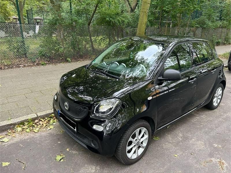 Gebraucht Smart ForFour 71 PS (52 kW) 2015 Schwarz Kleinwagen