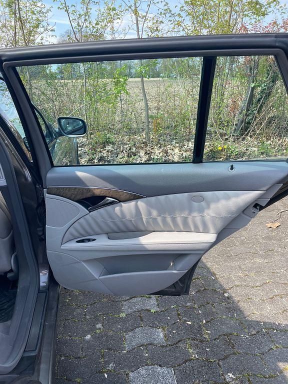 Gebraucht Mercedes E280 Avantgarde 190 PS (139 kW) 2008 Braun Limousine
