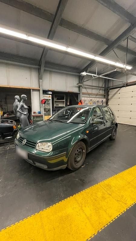 Gebraucht VW Golf IV 75 PS (55 kW) 1998 Grün Kleinwagen