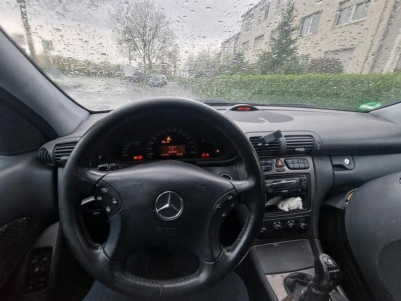 Gebraucht Mercedes C180 143 PS (105 kW) 2004 Silber Kombi