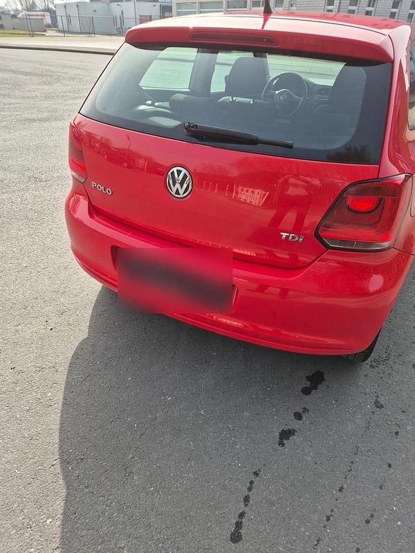 Second-hand VW Polo 75 CP (55 kW) 2011 Roșu Hatchback