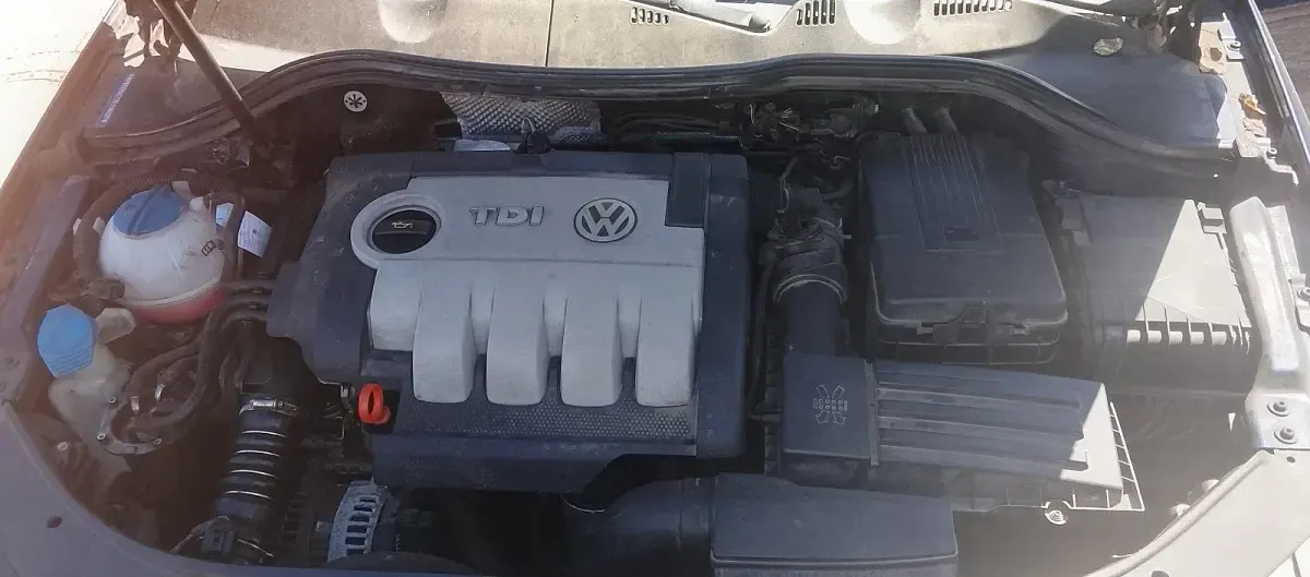 Gebraucht VW Passat 105 PS (77 kW) 2006 Blau Kombi