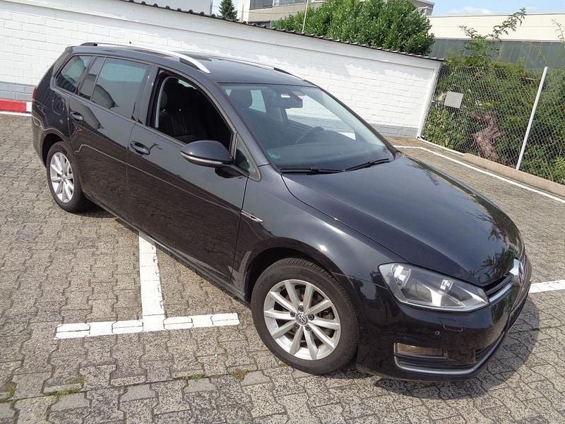 Gebraucht VW Golf VII LOUNGE 150 PS (110 kW) 2016 Schwarz Limousine