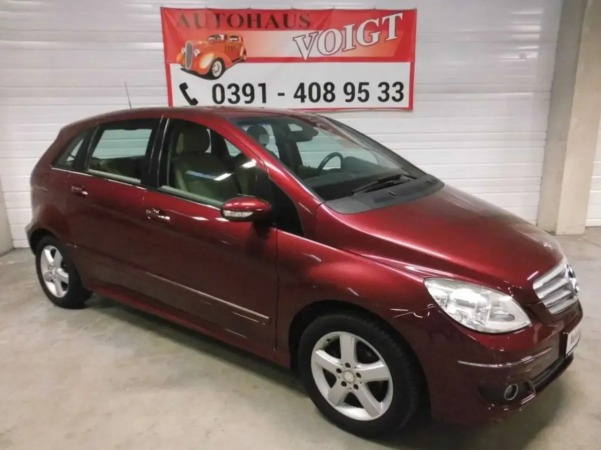 Gebraucht Mercedes B200 136 PS (100 kW) 2008 Rot Van / Kleinbus