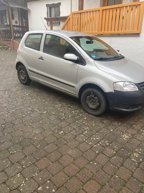 Gebraucht VW Fox 54 PS (39 kW) 2007 Silber Kleinwagen