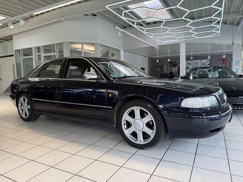 Gebraucht Audi A8 340 PS (250 kW) 1997 Blau Limousine