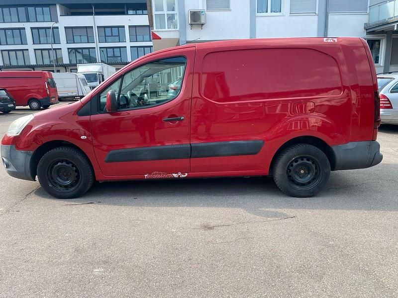 Gebraucht Citroën Berlingo 90 PS (66 kW) 2011 Rot Van / Kleinbus