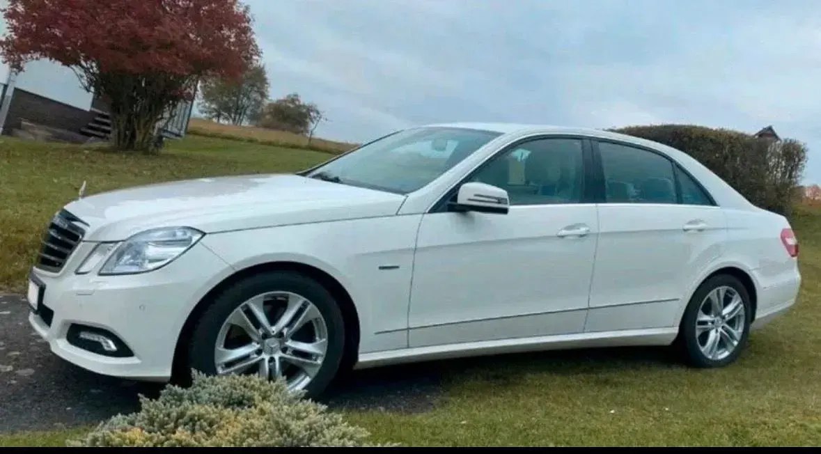 Gebraucht Mercedes E350 231 PS (169 kW) 2009 Weiß Limousine