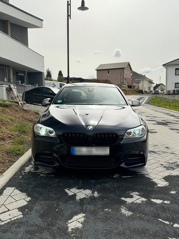 Używany BMW M550 381 KM (280 kW) 2013 Czarny Sedan/Limuzyna