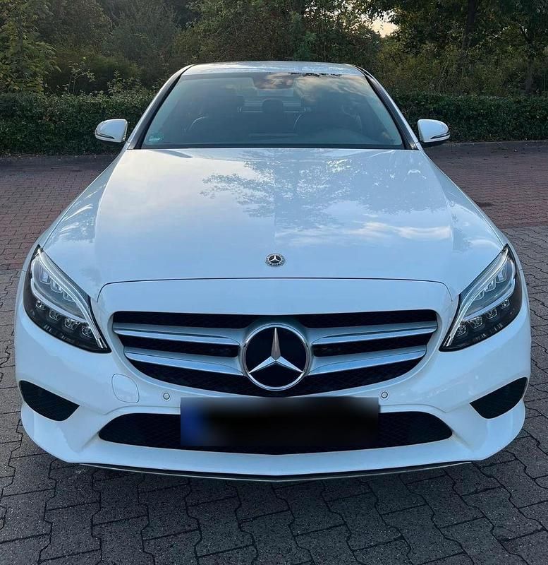 Gebraucht Mercedes C200 160 PS (117 kW) 2019 Weiß Limousine
