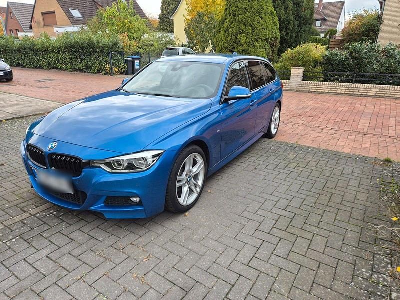 Blau Gebraucht 2017 BMW 320 M Sport Kombi | 20.500 € (Fairer Preis) - Bild 1/4