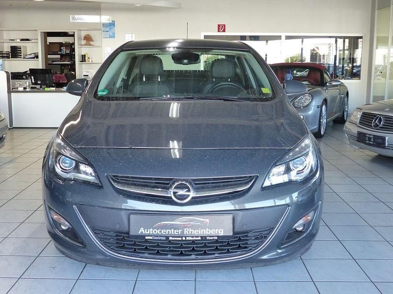 Gebraucht Opel Astra Innovation 140 PS (102 kW) 2013 Grau Limousine