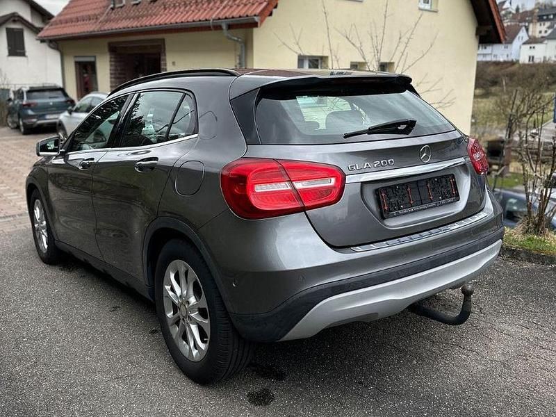 Gebraucht Mercedes GLA200 156 PS (114 kW) 2014 Grau SUV
