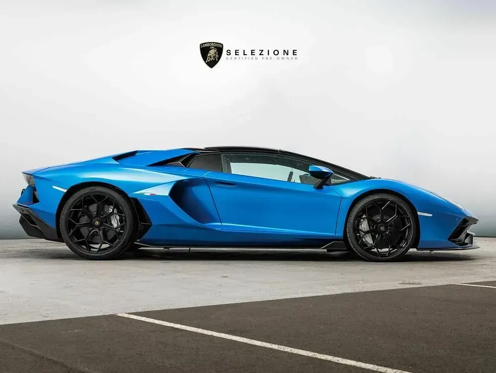 Usata Lamborghini Aventador 780 CV (573 kW) 2022 Blu Cabrio