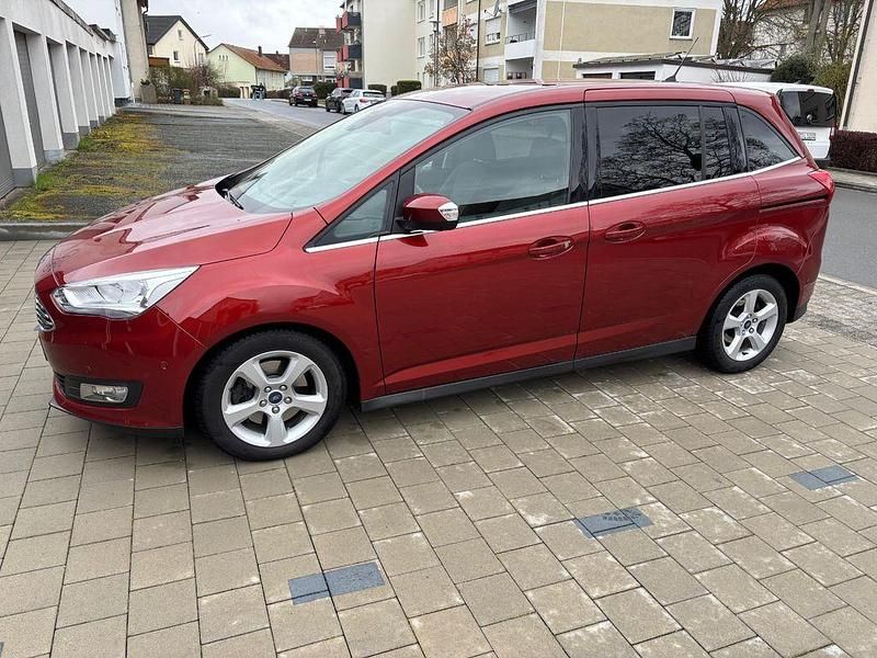 Gebraucht Ford Grand C-Max Titanium 125 PS (91 kW) 2016 Rot Van / Kleinbus