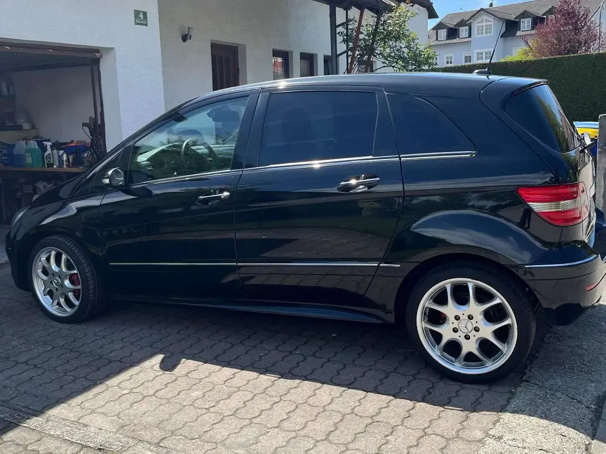 Gebraucht Mercedes B200 140 PS (102 kW) 2008 Schwarz Van / Kleinbus