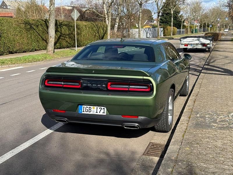Gebraucht Dodge Challenger SXT 309 PS (227 kW) 2022 Grün Coupé