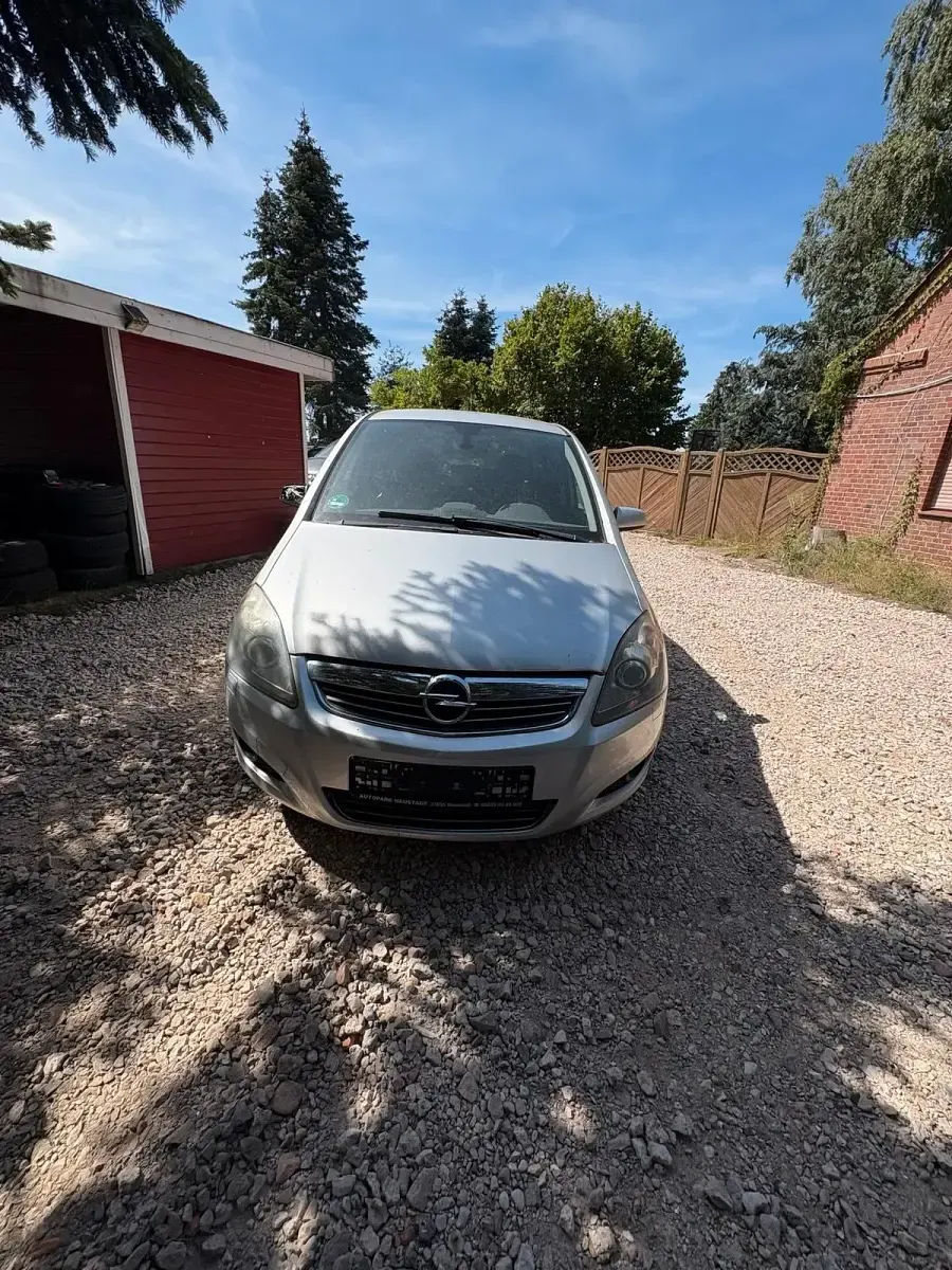 Gebraucht Opel Zafira 150 PS (110 kW) 2008 Silber Van / Kleinbus