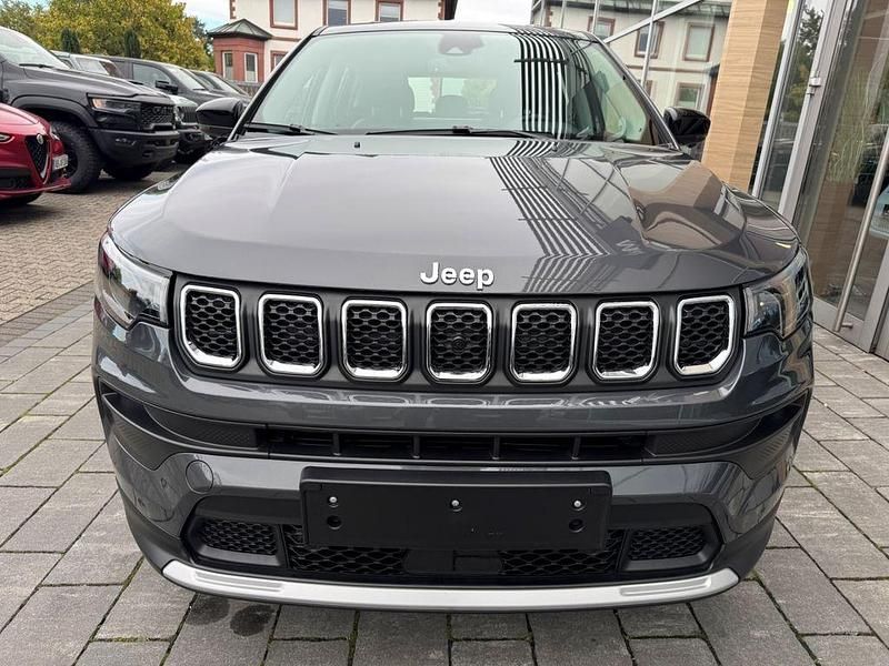Gebraucht Jeep Compass Altitude 131 PS (96 kW) 2024 Graphite grey SUV