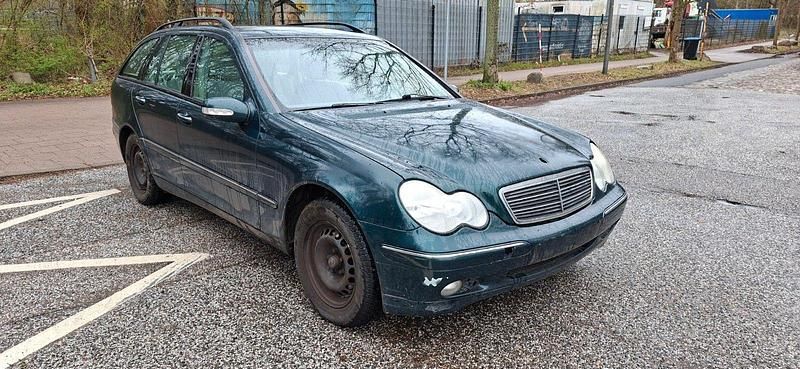 Gebraucht Mercedes C180 Elegance 129 PS (94 kW) 2002 Grün Kombi
