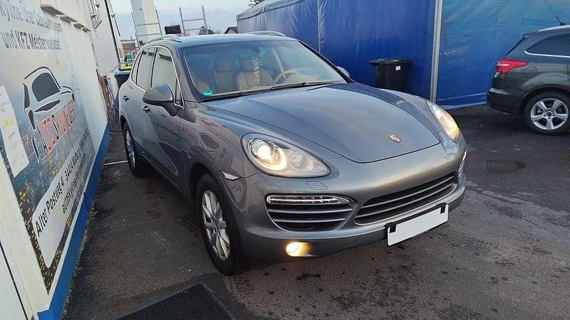 Gebraucht Porsche Cayenne 245 PS (180 kW) 2012 Meteorgraumetallic SUV