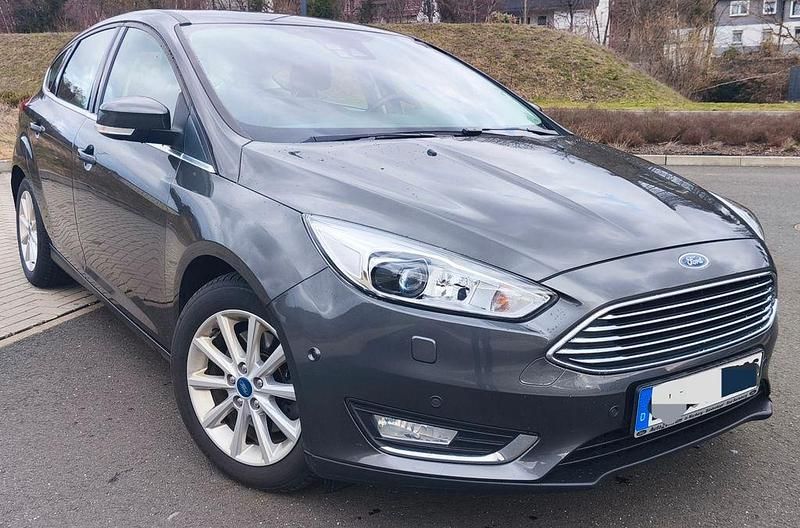 Gebraucht Ford Focus Titanium 150 PS (110 kW) 2016 Grau Limousine