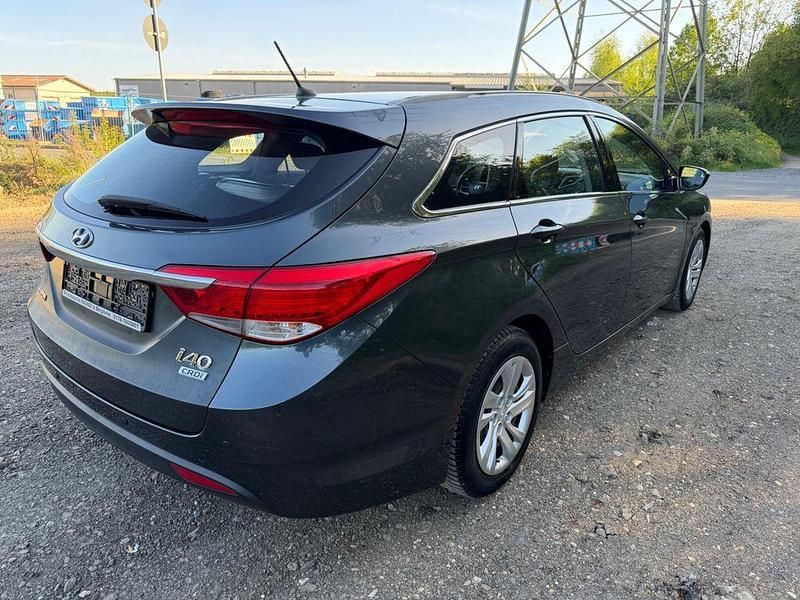 Gebraucht Hyundai i40 Edition 136 PS (100 kW) 2013 Grau Kombi