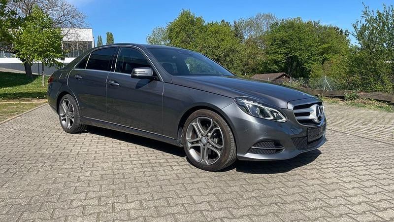 Gebraucht Mercedes E250 Avantgarde 204 PS (150 kW) 2016 Grau Kombi