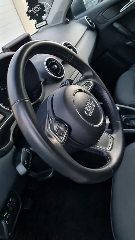 Gebraucht Audi A1 Attraction 86 PS (63 kW) 2013 Schwarz Kleinwagen