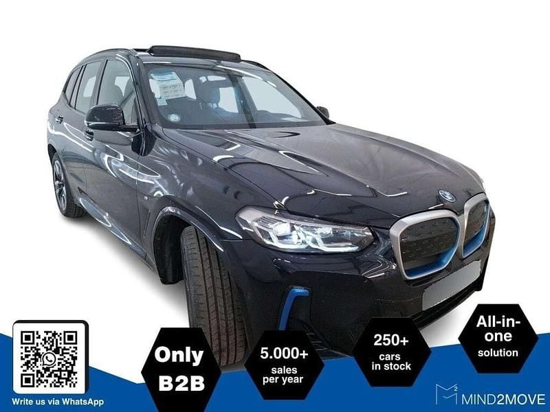 Carbonschwarz metallic Gebraucht 2024 BMW iX3 M Sport SUV | 45.980 € (Superpreis) - Bild 1/3