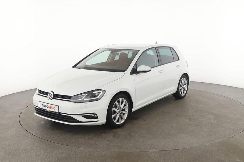 Weiß Gebraucht 2018 VW Golf VII Highline Limousine | 16.840 € (Guter Preis) - Bild 1/3