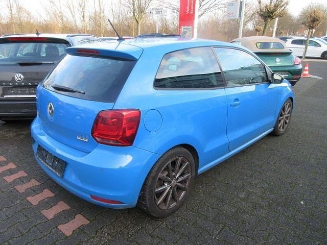 Gebraucht VW Polo 90 PS (66 kW) 2014 Blau Limousine