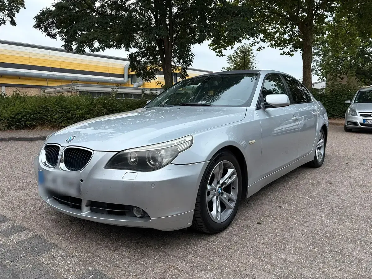 Gebraucht BMW 525 177 PS (130 kW) 2004 Silber Limousine