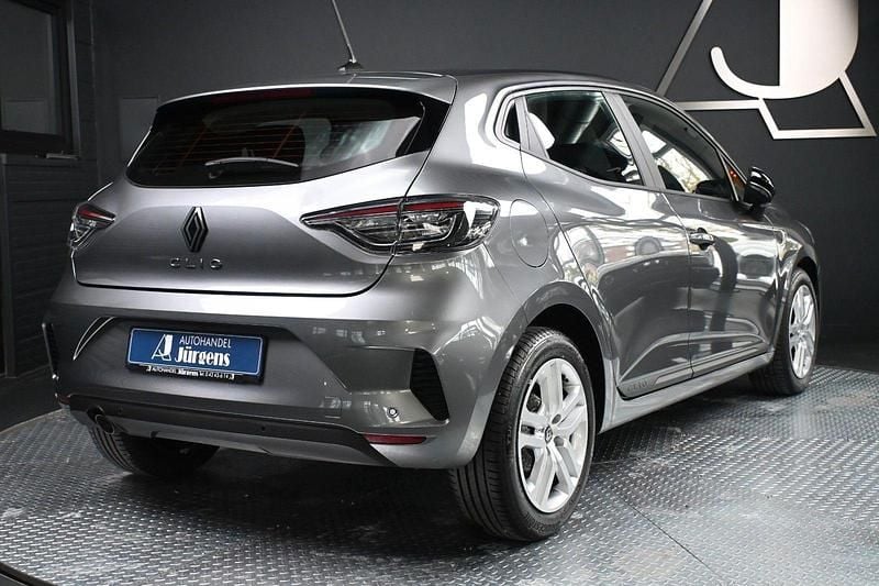 Usado Renault Clio V Evolution 91 HP (66 kW) 2025 Cinzento Citadino